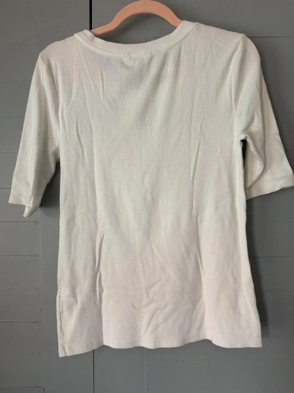 Banana Republic White Ribbed Short Sleeve Tee - Picture 3 of 3